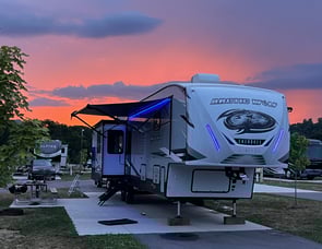 Forest River RV Cherokee Arctic Wolf Suite 3660