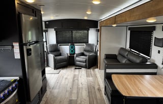 (NEW) Luxury Camper, with Delivery and set up!!!