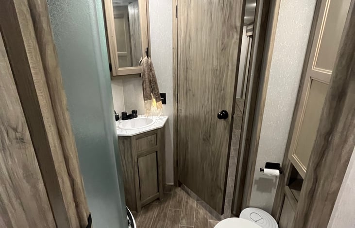 Main bathroom