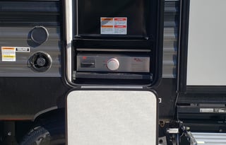 Bunkhouse & Lounge, Fully-Loaded & Turn-key Ready!