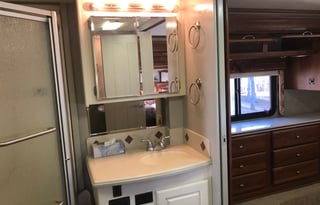 Class A Monaco  41' 4 Slides Diesel  Easy to Drive