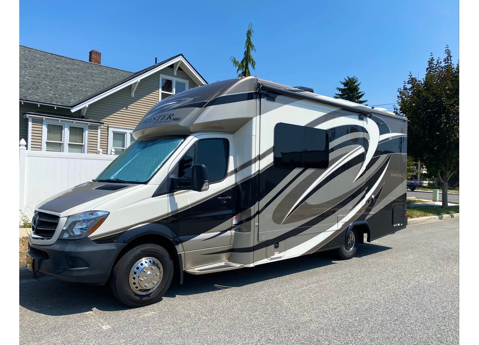 Class C Motor Home rentals in Seattle