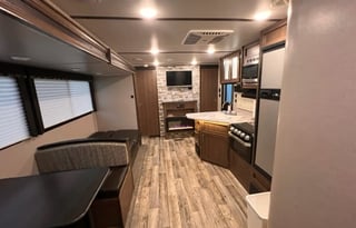 2020 Keystone Hideout 290LHS Sleeps 9