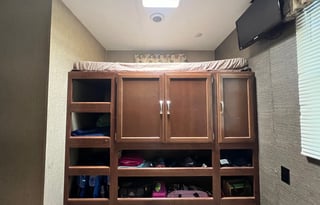 Cavs Camper - Beautiful 37' TT with Bunk House!!