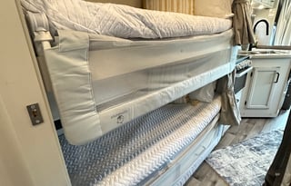 Modern Farmhouse Bunkhouse Motorhome 2022 Alante