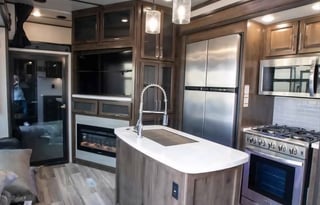 2021 Dutchmen RV Voltage 3915