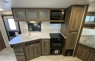 Kid & Pet Friendly Bunkhouse Towable Camper