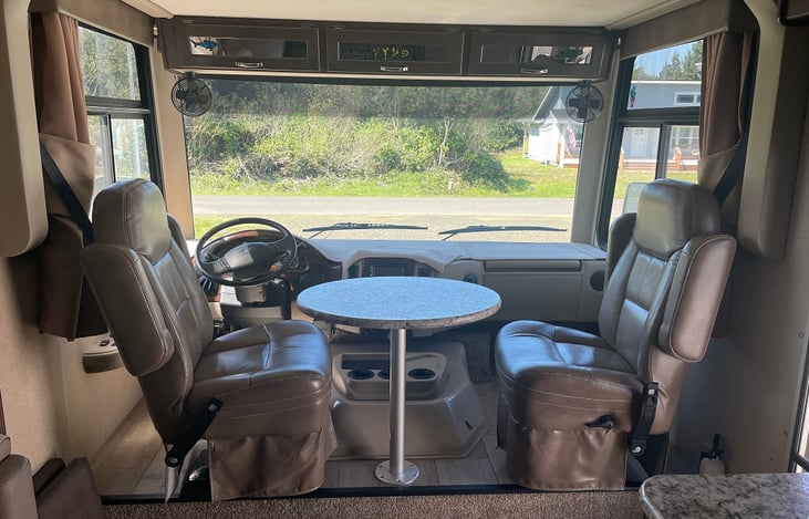 Driver and passenger dining table