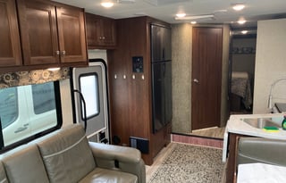 2019 Motorhome sleeps 10 extra large living space