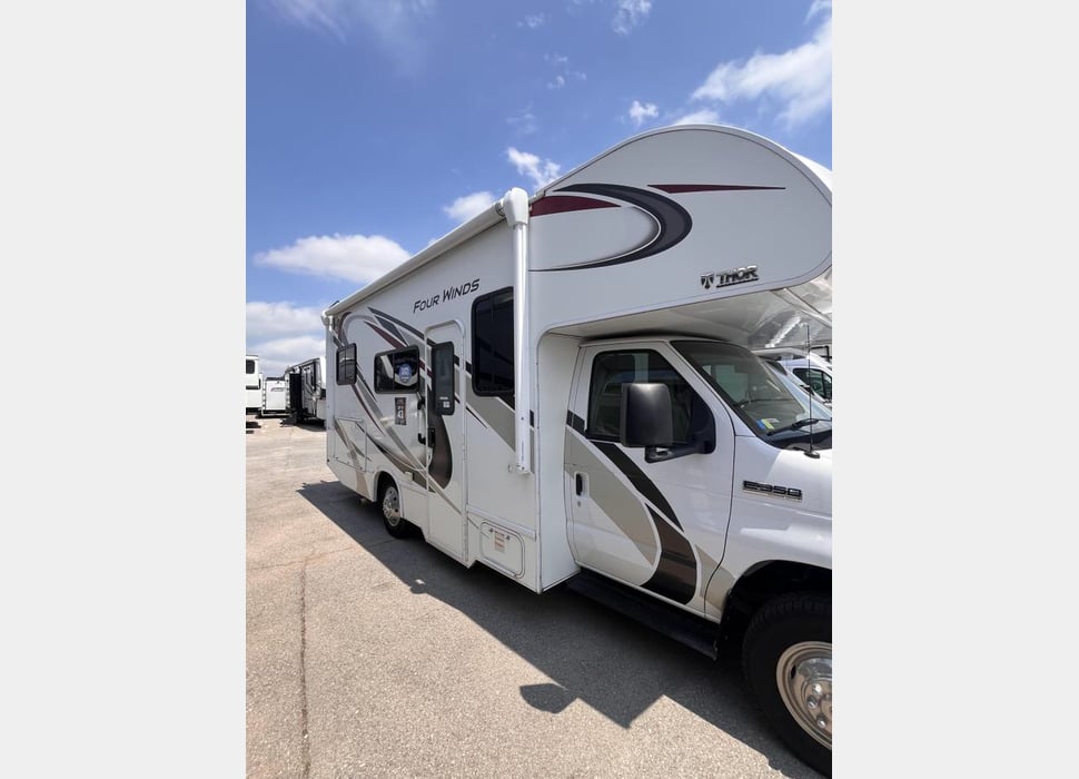 Class C Motor Home rentals in Kent