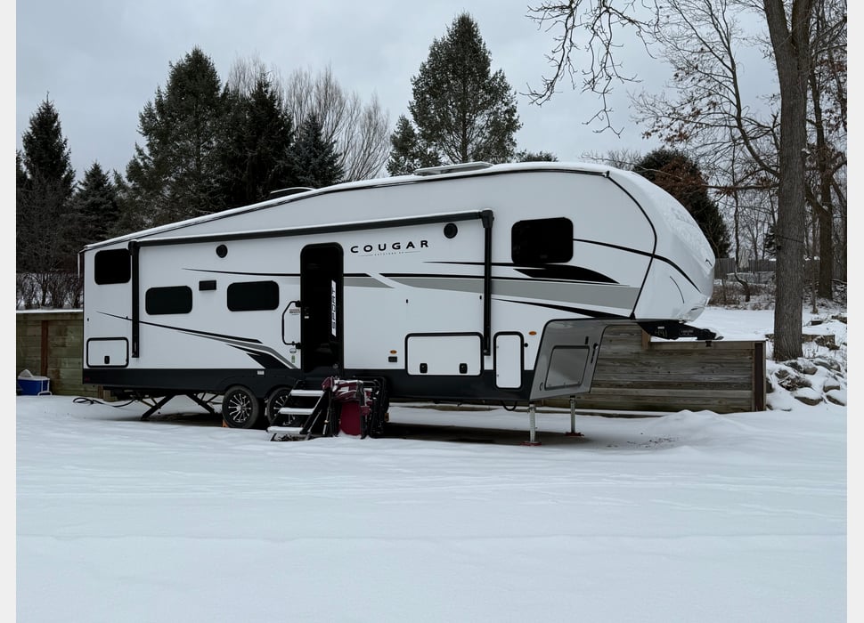 Fifth Wheel rentals in Metamora