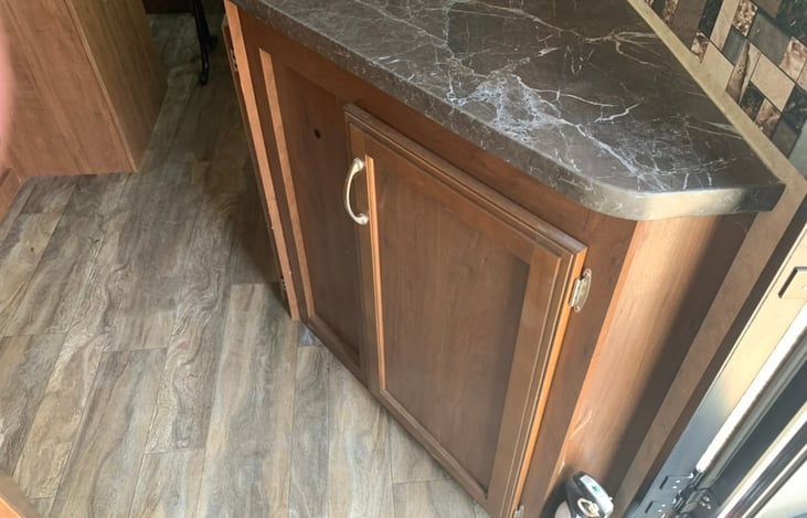 kitchen and outdoor stuff in there