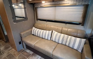 Thor Vegas 25.2 Class A