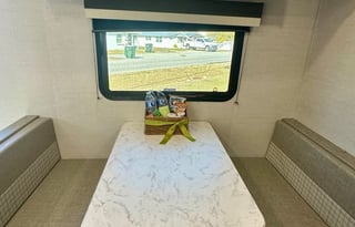 Stay Cool in Like-new Travel Trailer w/2 ACs