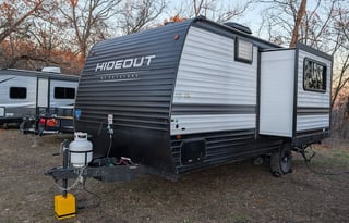 Redwood - Cozy Couples Camper (Sleeps 4-6)