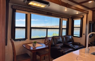 Clean and Comfortable 39’ Heartland Bighorn 3575EL