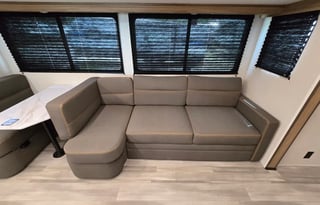 2025 Cruiser Avenir 25RK