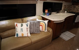 King-Size StarLink Class-A Cruiser!