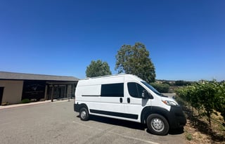 2023 Vast Overland **OFF GRID** SEATS/SLEEPS 4