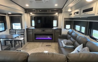 2025 Keystone Cougar Midnight Edition Fifth Wheel