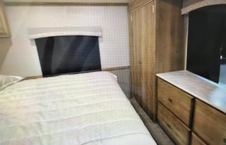 All Inclusive Fleetwood Flair 29M 2019 View RV