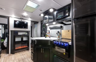 Loaded 2021 Grey Wolf 23DBH – Family Ready!