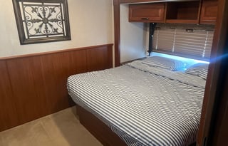 2010 Fleetwood Fiesta, 3 Slide Outs, Class A
