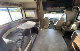 2018 Mercedes Sprinter. 25' & 14mpg!