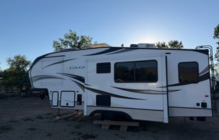 2021 Keystone RV Cougar Half-Ton 24RDS
