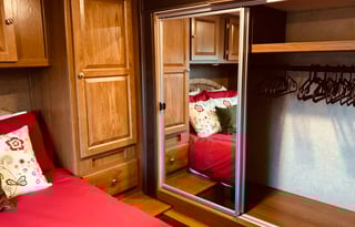 Lucy - Luxury RV for Your Stay in Camp Sherman