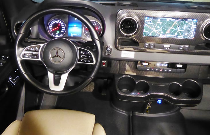 Complete Mercedes Benz driving controls, GPS, auto phone charging station, Multiple USB ports