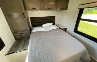 Campfire Cruiser – Easy to Drive pet friendly RV