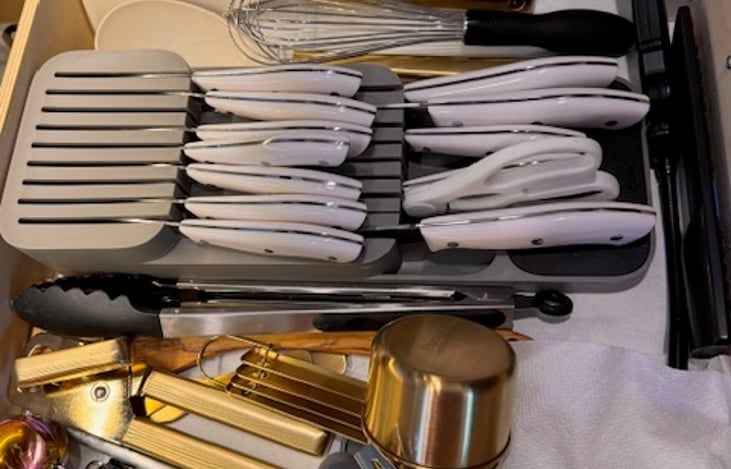 Flatware, knife set and kitchen utensils