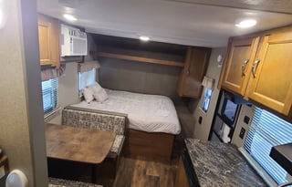 2017 Keystone RV Summerland Mini 1800BH