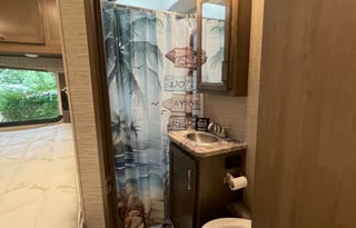 2022 Thor Motor Coach Chateau 22E