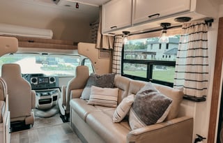 The Chic Chateau - Fully Stocked Luxe RV