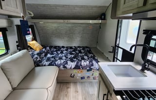 Jonny's Family and Pooch Friendly Cozy Getaway