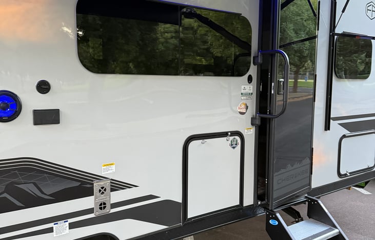 Mini fridge compartment