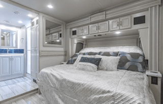 2023 Fleetwood RV Discovery 38W