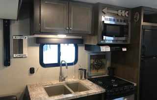 2019 Coleman 250tq Toy Hauler