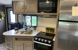 2021 Cruiser Shadow Cruiser 325BHS