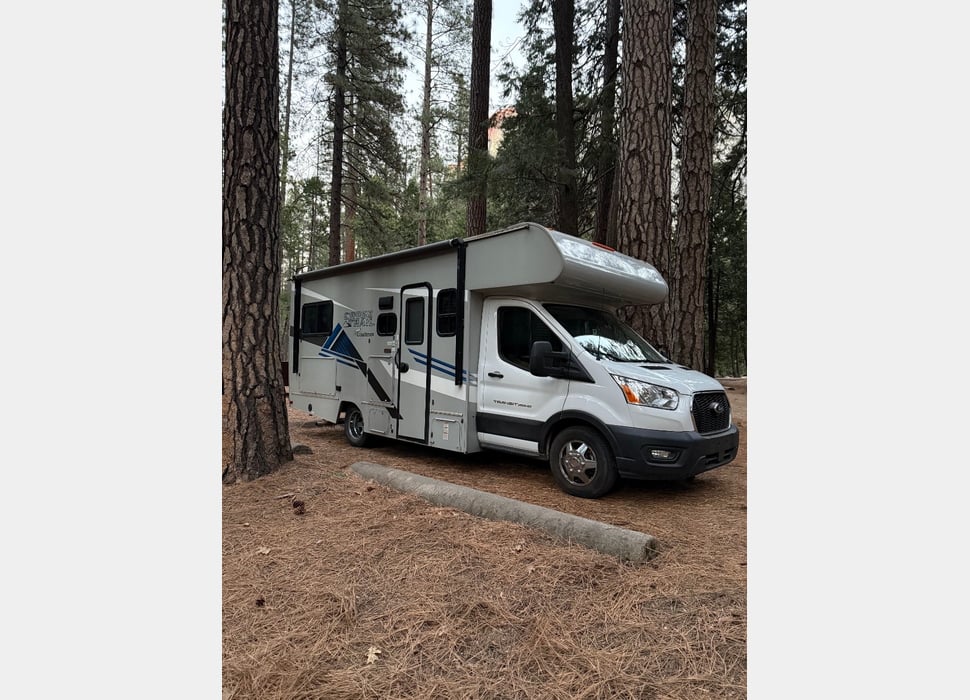 Class C Motor Home rentals in Bakersfield