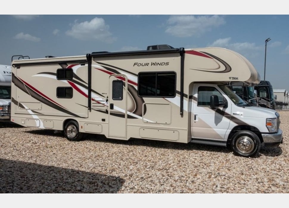 Class C Motor Home rentals in Chatsworth