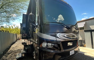 A-6 Newmar 33' , King Bed, Easy-Drive — Sleeps 5
