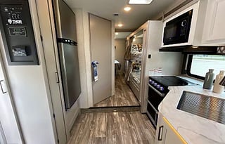 2024 Thor Geneva 31VT