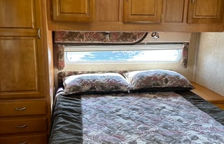 Rocky Mountain Pet Friendly Motor Home!