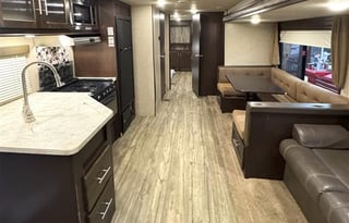 35' Cherokee Sleeps 12 with TRIPLE slide out! HUGE