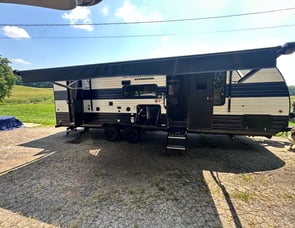 Forest River RV Cherokee Grey Wolf 23DBH