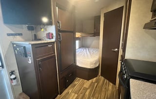 Cozy Bunkhouse w/ Solar & Free Generator