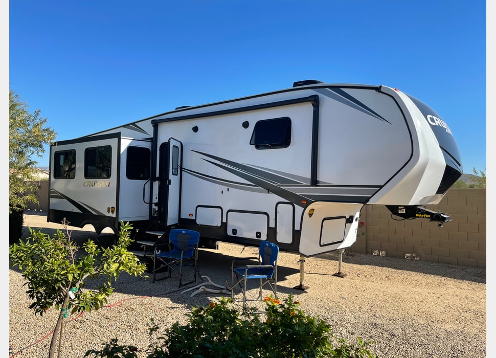 Fifth Wheel rentals in Goodyear